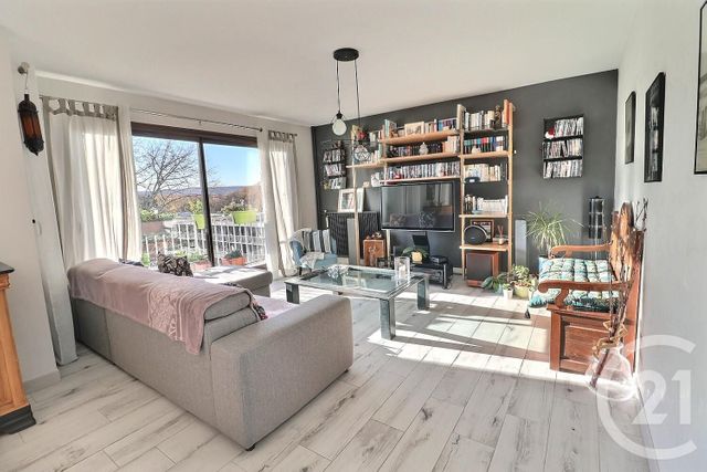 Appartement F4 à vendre - 4 pièces - 83.26 m2 - TREMBLAY EN FRANCE - 93 - ILE-DE-FRANCE - Century 21 Vert-Galant